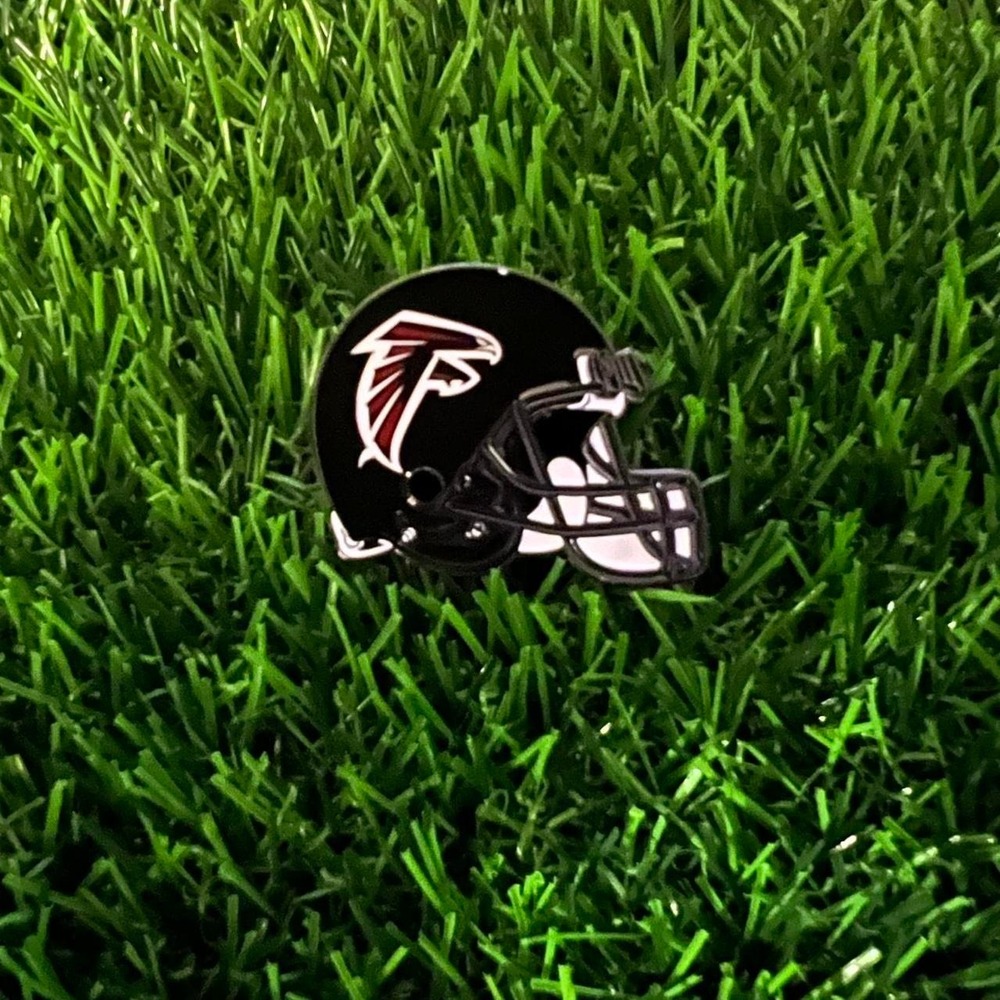 Atlanta Falcons NFL helmet pin
